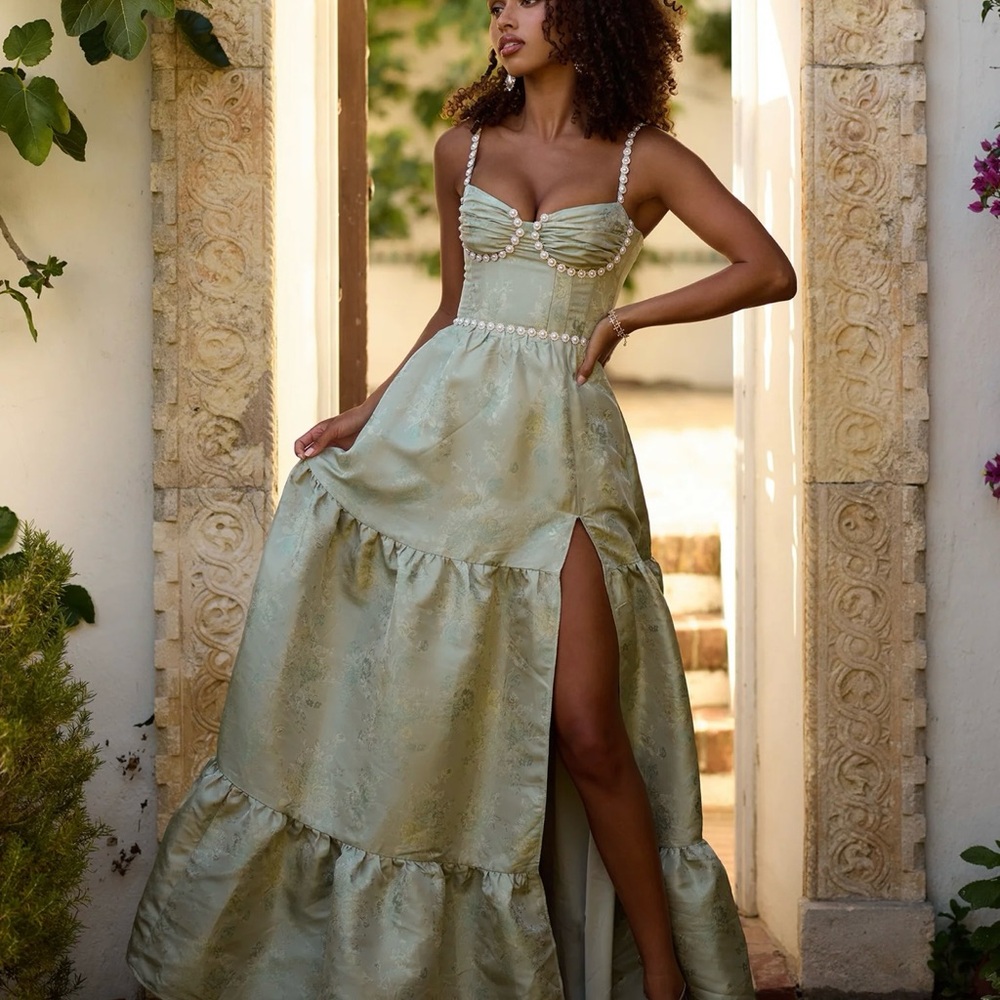 Elegant Green Strapless Dress